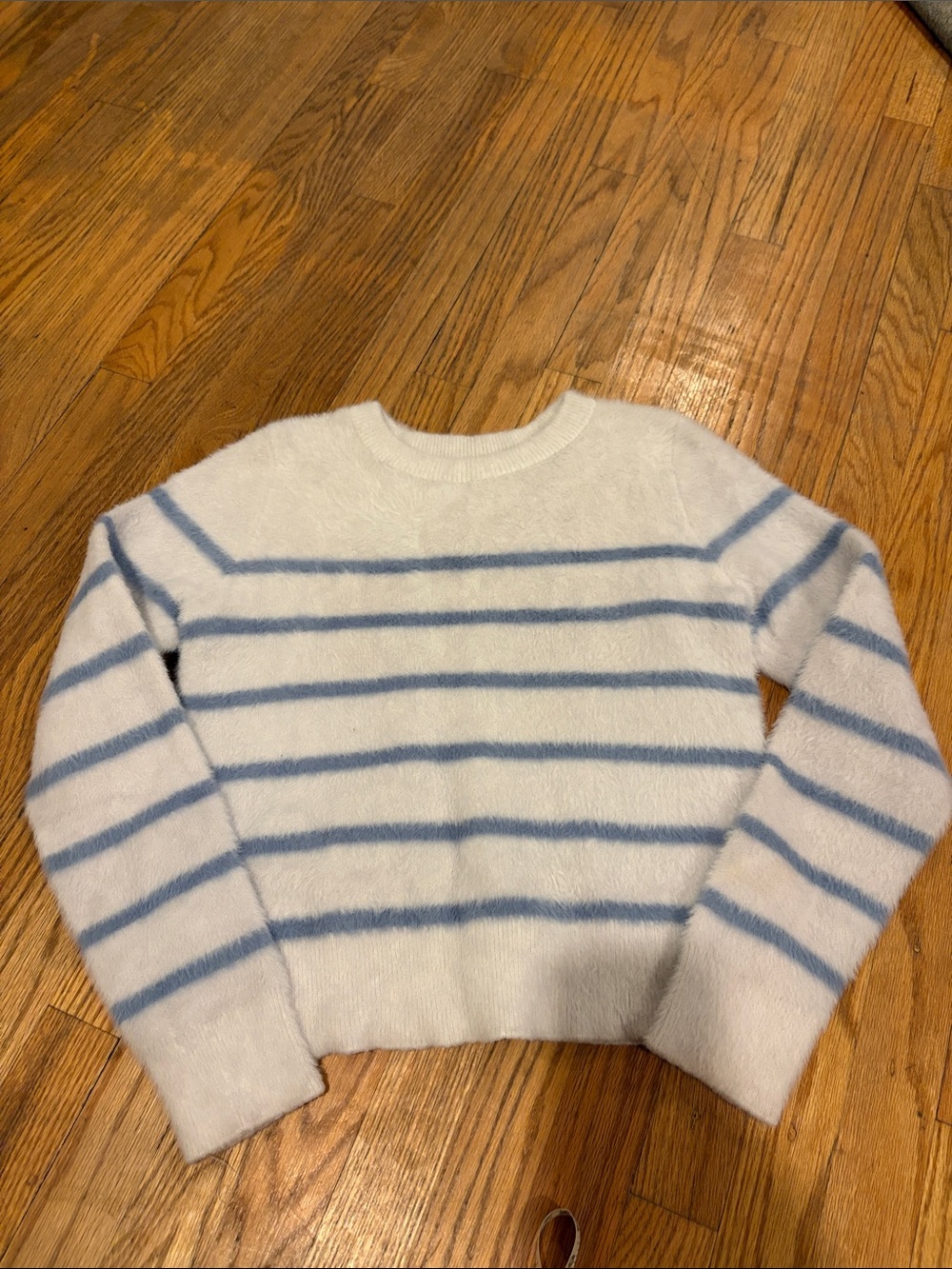 Bailey 44 Striped Eyelash Knit Sweater Womens Medium White‎ Blue Excellent Fuzzy